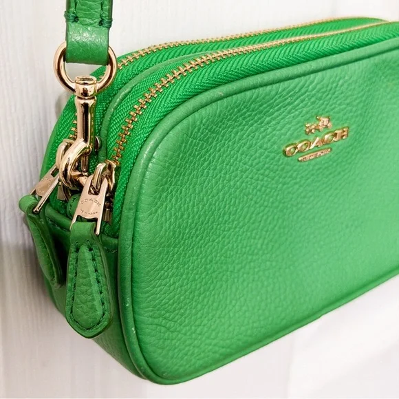 Vintage COACH Crossbody Green Purse in Polished Pebble Leather - Picture 7 of 13